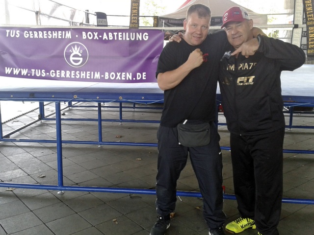 Boxtrainer Steffen Müller und Jo fe Vrieze